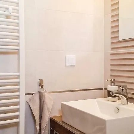 Διαμέρισμα Stunning In W/ Wifi And 2 Bedrooms