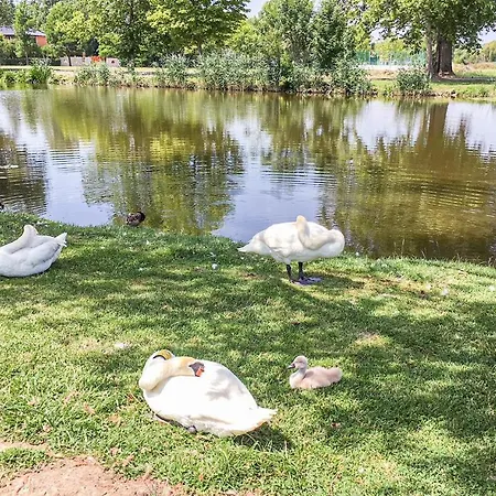 Διαμέρισμα Stunning In W/ Wifi And 2 Bedrooms *